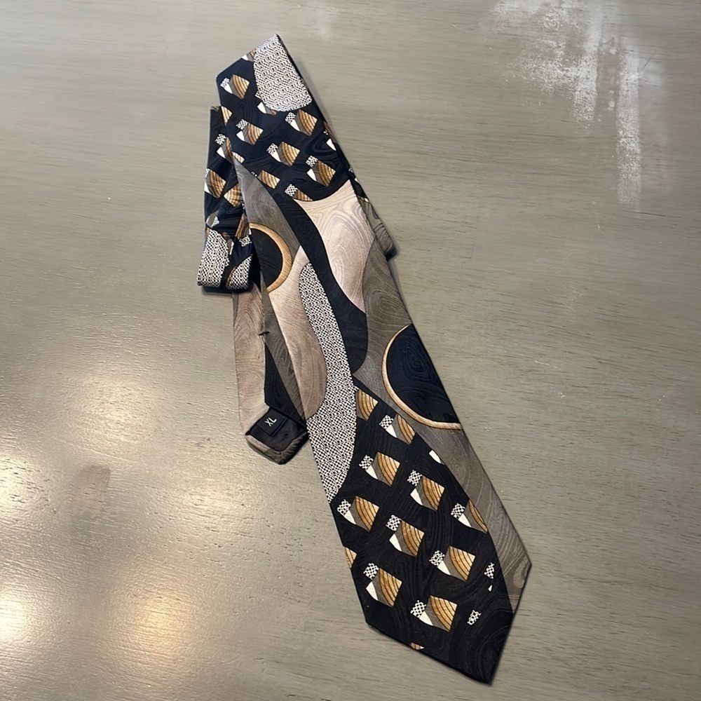 ALEXANDER Lloyd silk tie